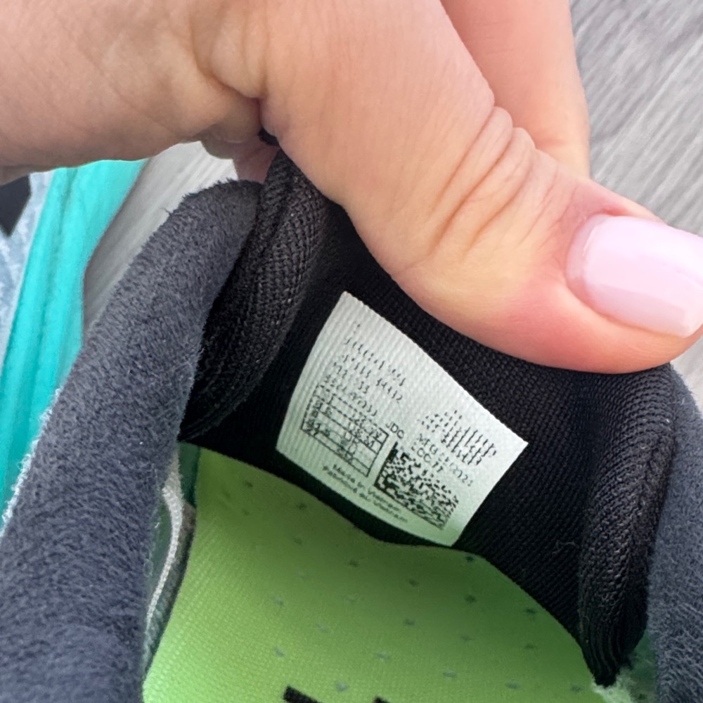 New Balance Women's Fuelcell Supercomp v3 Trainer in Cyber Jade - Picture 5 of 5